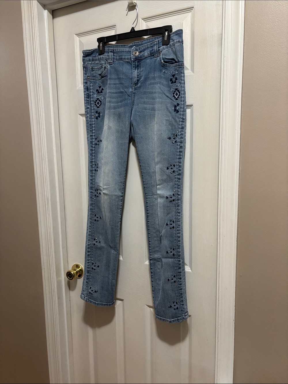 Light Blue Skinny Jeans with Side Embroidery